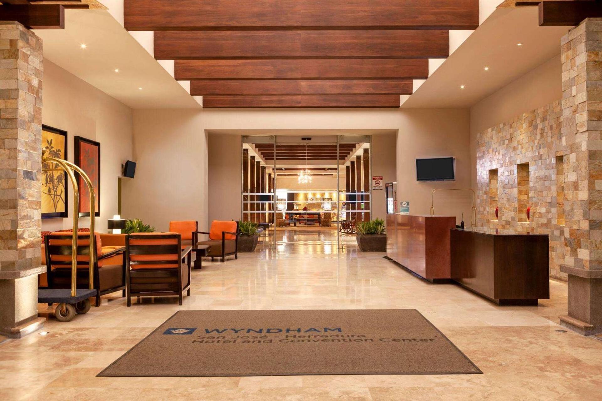 Wyndham San Jose Herradura Экстерьер фото Lobby of the hotel